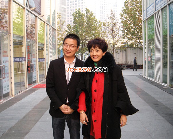 集成灶新闻 厂商动态 > 文章详情 近日,著名演员牛莉签约金帝 集成灶
