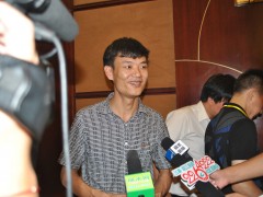 叶竹勤懂事长现场进行产品详解