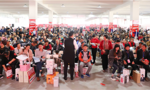 裂变式影响力空前，直播超百万人关注！亿田<span class=