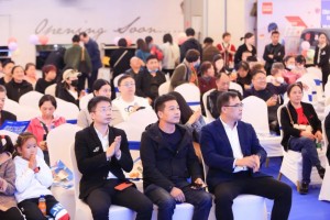 “每卖10台蒸烤独立集成灶，有7台来自<span class=
