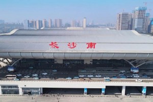 力巨人集成灶新一轮高铁广告强势上线，品牌曝光再提速！